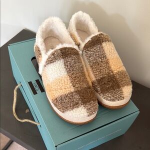 Toms NWT India Slipper